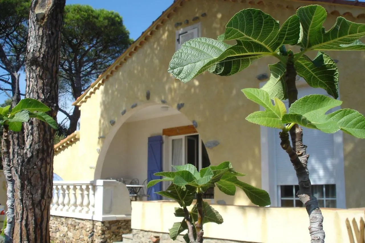 Les Grillons Villa Sainte-Maxime 0*,